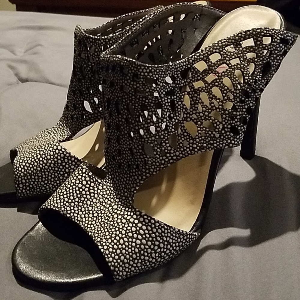Just fab heels never worn